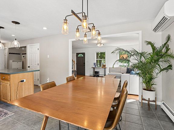 5th image of 19 Bradford Drive