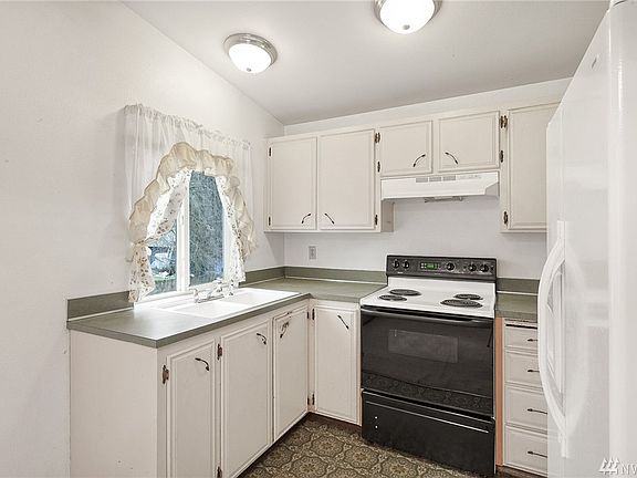 5th image of 9039 NE 141st St