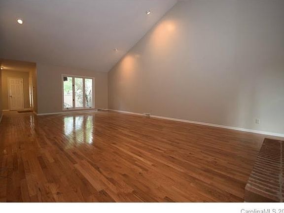 2nd image of 5118 Dunes Ct #5118