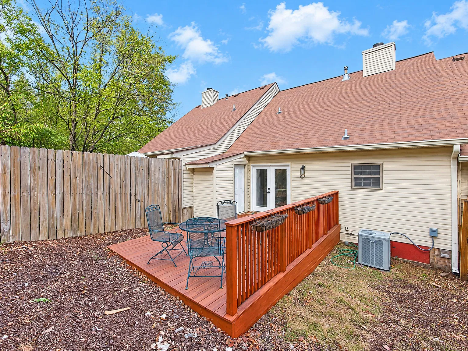 319 Deerpoint Drive — Photo 3