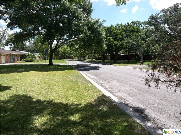 4th image of 1426 Dove Ln
