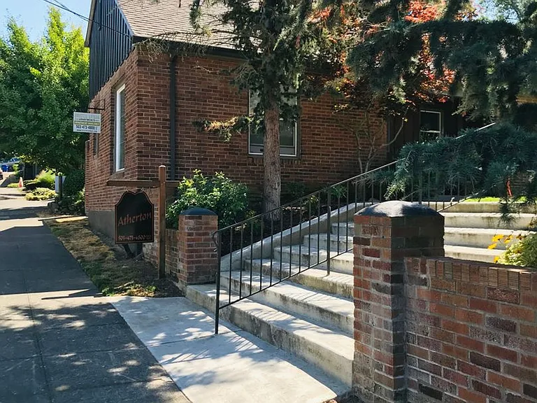 1931 NW 29th Ave — Photo 2
