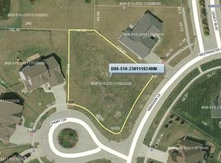 1500 Short Cir, Bowling Green, OH 43402