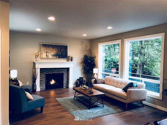 4th image of 15505 Greenwood Avenue N #1