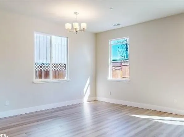 4637 Summerhays Pl, Santa Rosa, CA 95405