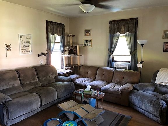 4th image of 925 Erie Ave