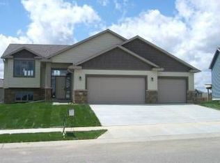 2545 Ashland Dr NW, Rochester, MN 55901