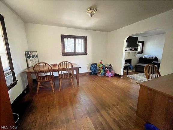 3rd image of 430 N Ellsworth Ave