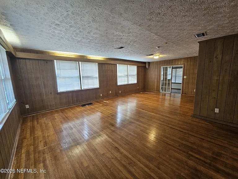 444 Alder St — Photo 6
