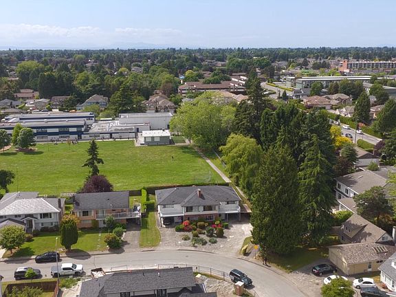 2nd image of 10151 Rosedene Cres