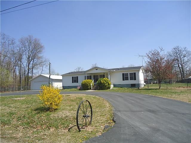 1st image of 372 Elm Ln