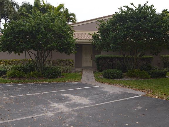 5th image of 110 Dunwoody Ln #1688