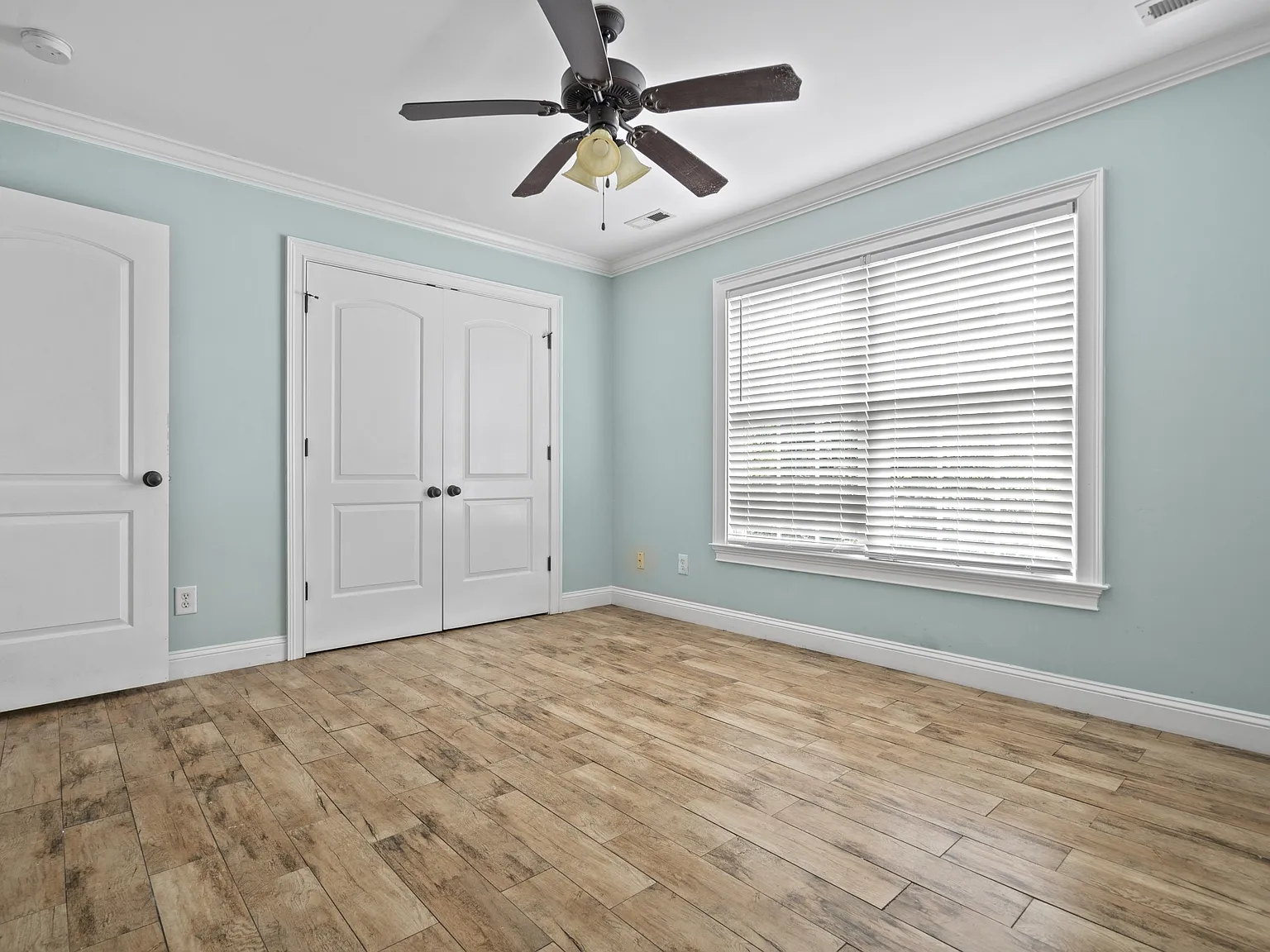 1601 Pickford - 1 — Photo 4
