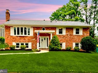 2811 Elsmore St, Fairfax, VA 22031