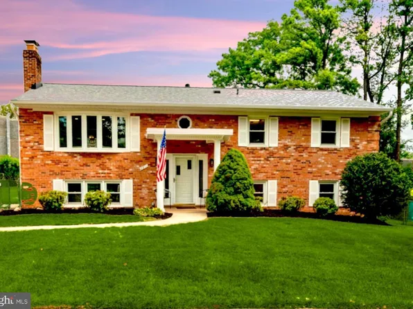 2811 Elsmore St, Fairfax, VA 22031