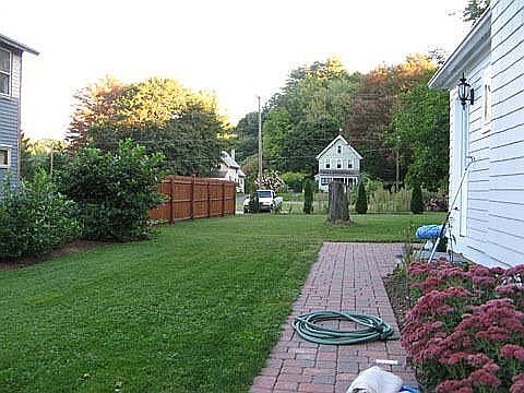 2nd image of 10 Laurel St