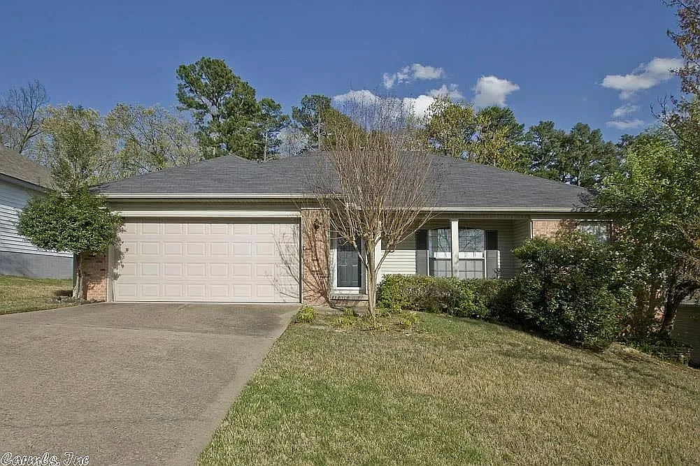 40 Springridge Dr — Photo 1