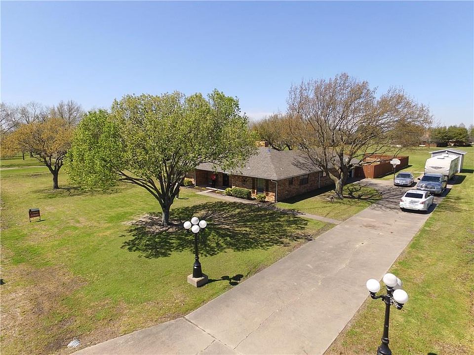 1st image of 103 Martinek Ln