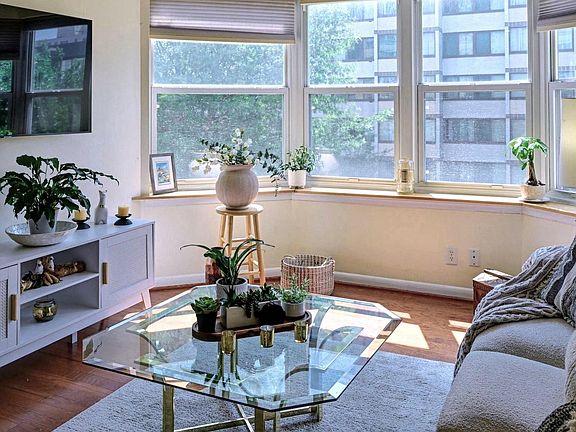 5th image of 1111 11th St APT 304