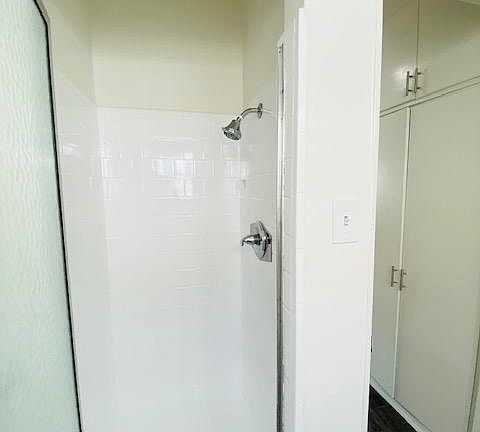 4th image of 5932 Melrose Ave #2A
