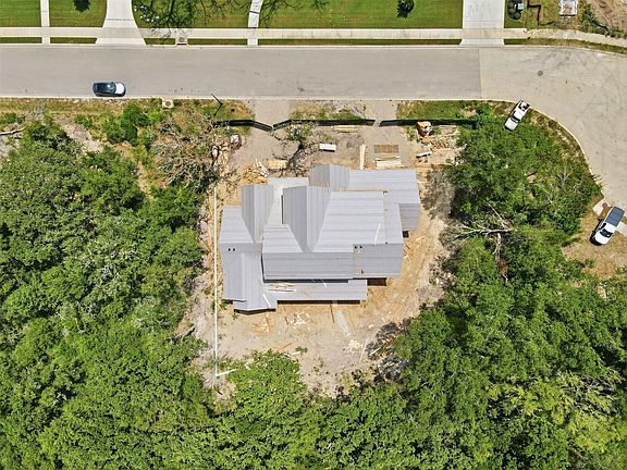 3rd image of 3080 Balsam Ct