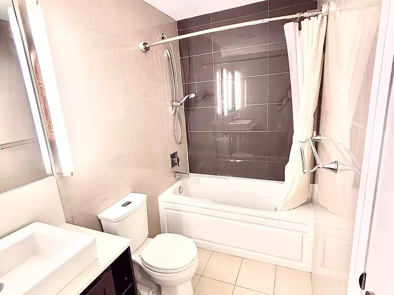 21 Clairtrell Rd #213 — Photo 9