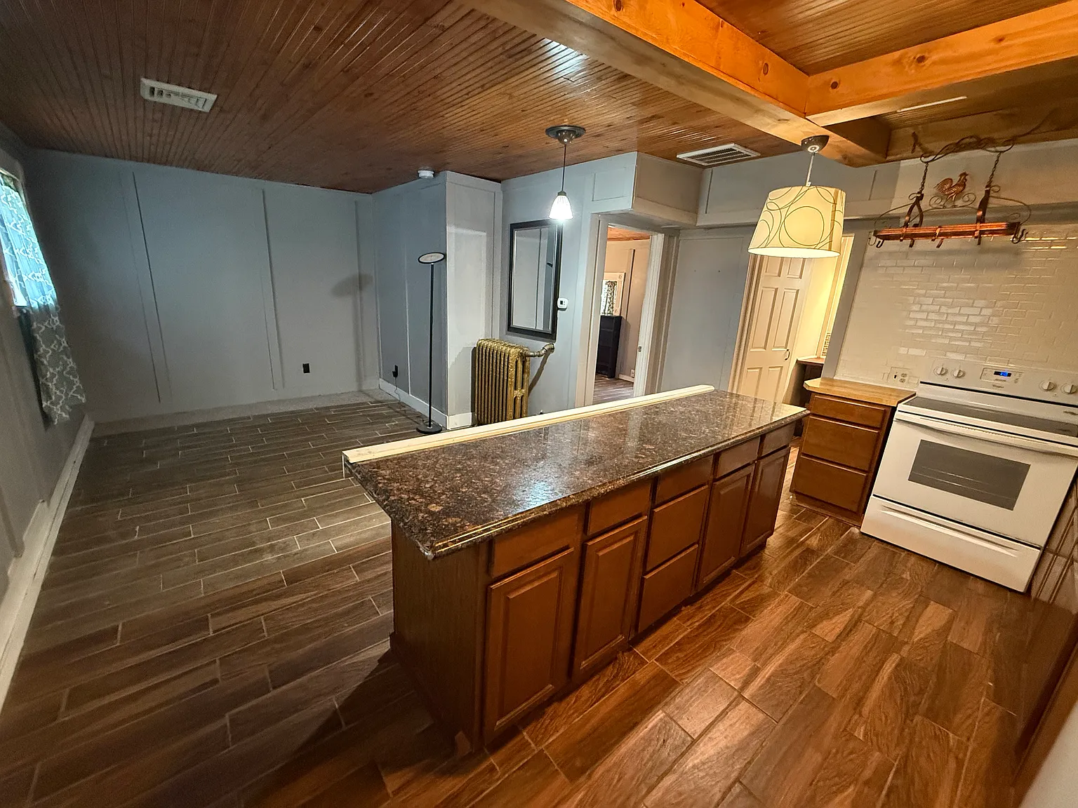 1 bed, 982 sqft, $995 — Photo 4