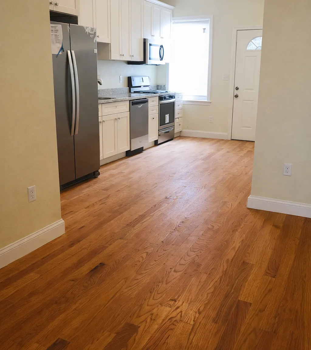 4 bed, 99999 sqft, $3,500 — Photo 2