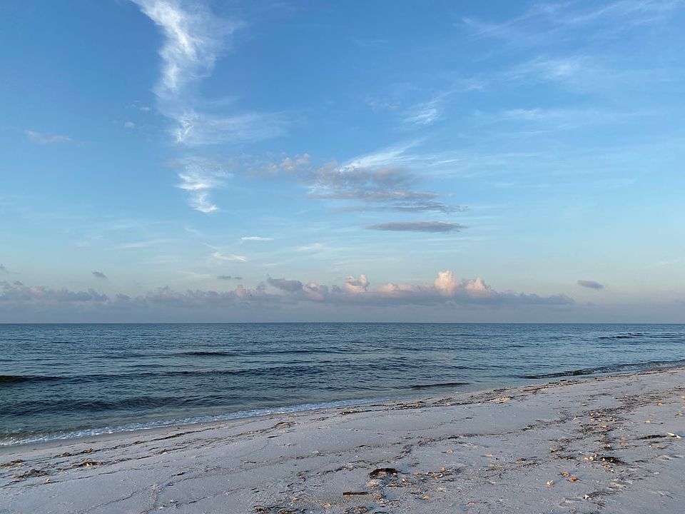 2nd image of 650 Gulf Shore Dr