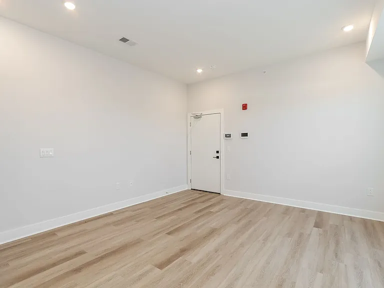 820 N 40th Street — Photo 10