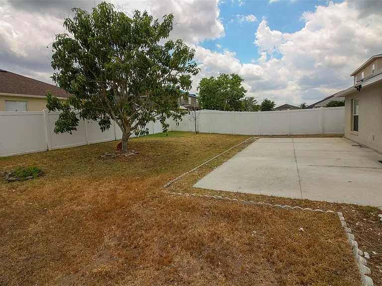 1702 Holton Rd — Photo 25