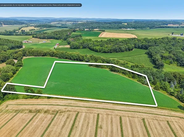 3 Lee Rd, Dane, WI 53529