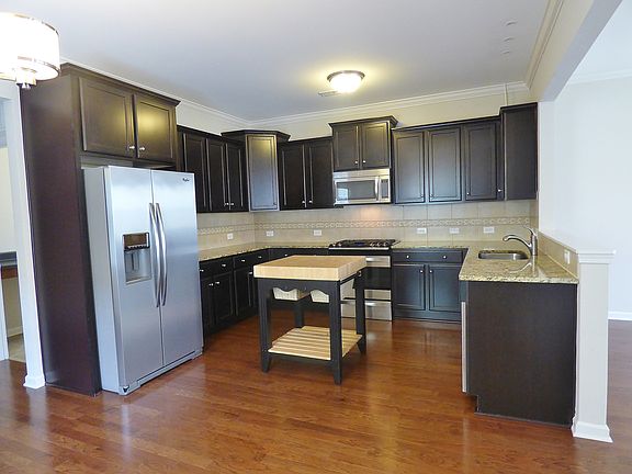 SS Appliances included