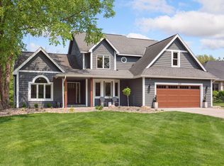 672 Huntington Ct S, Maplewood, MN 55119