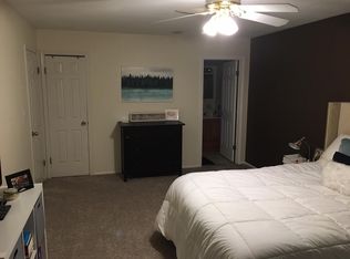 202 Newport Ct, Fords, NJ 08863