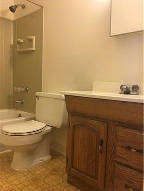 Second floor bathroom (shared by bedroom 2 ad bedroom 3)