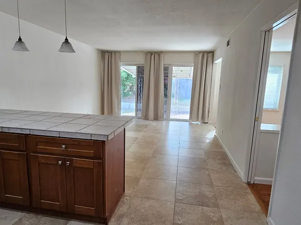 4428 Livingston Way, Sacramento, CA 95823