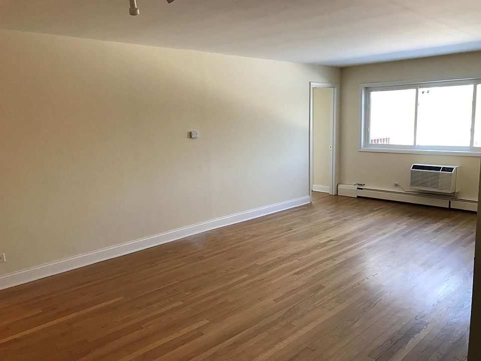 1st image of 734 Dempster St #106