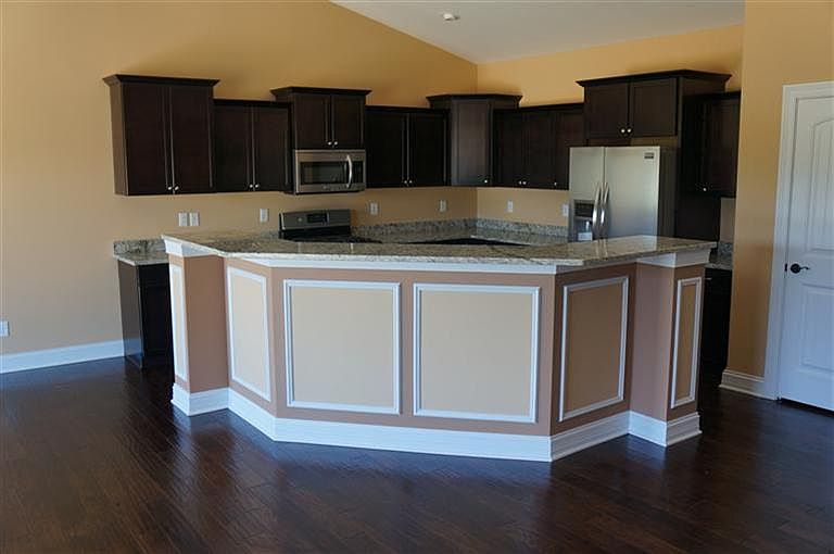 2nd image of 3100 Winter Garden Dr