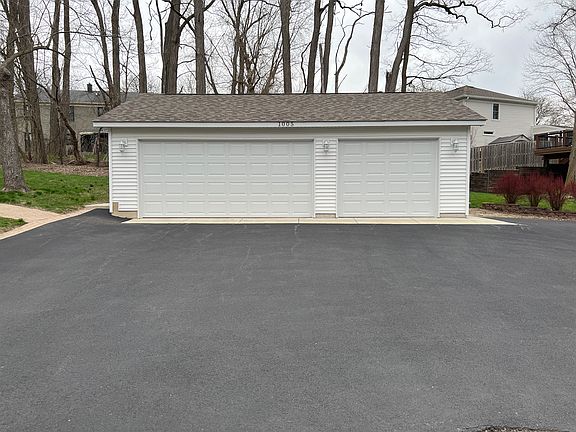 NEW 3-Car Garage. 
NEW Asphalt Driveway.
Private Dedicated Garage.