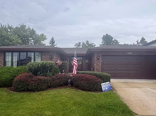 9045 Windsor Dr, Palos Hills, IL 60465
