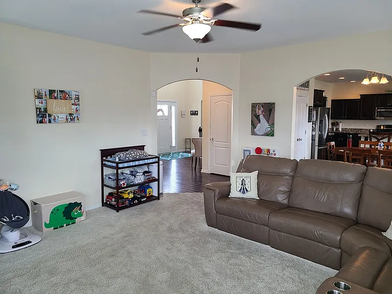 403 Derrick Dr — Photo 7