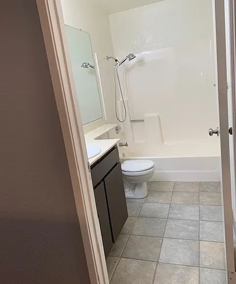 467 Whitney Ave — Photo 12