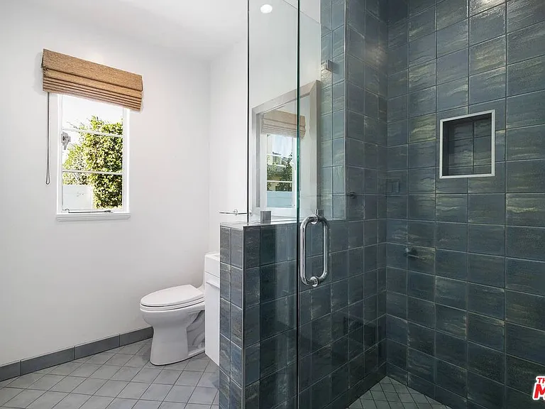 486 Denslow Ave — Photo 15