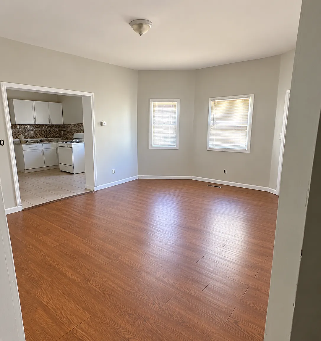 3 bed, $2,200 — Photo 3