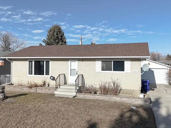 524 51st Ave W, Claresholm, AB T0L 0T0
