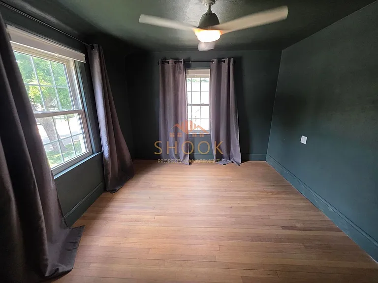 914 Vine St — Photo 22