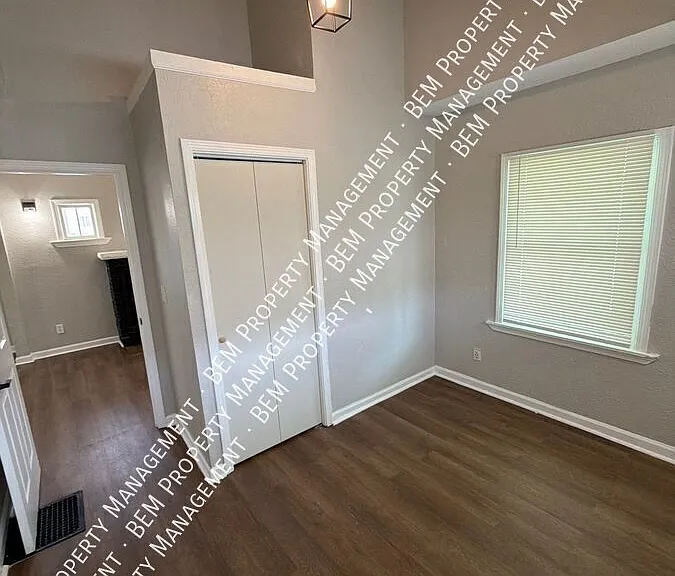 6932 Brooklyn Ave — Photo 5