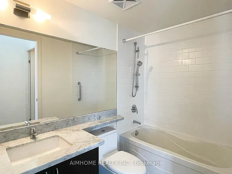 39 Upper Duke Cres #602 — Photo 8