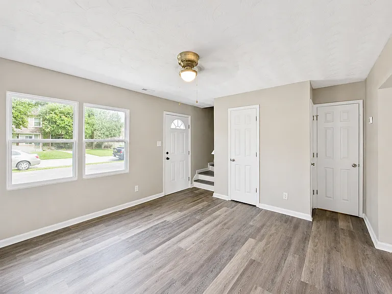 4021 Sloop Trl — Photo 5
